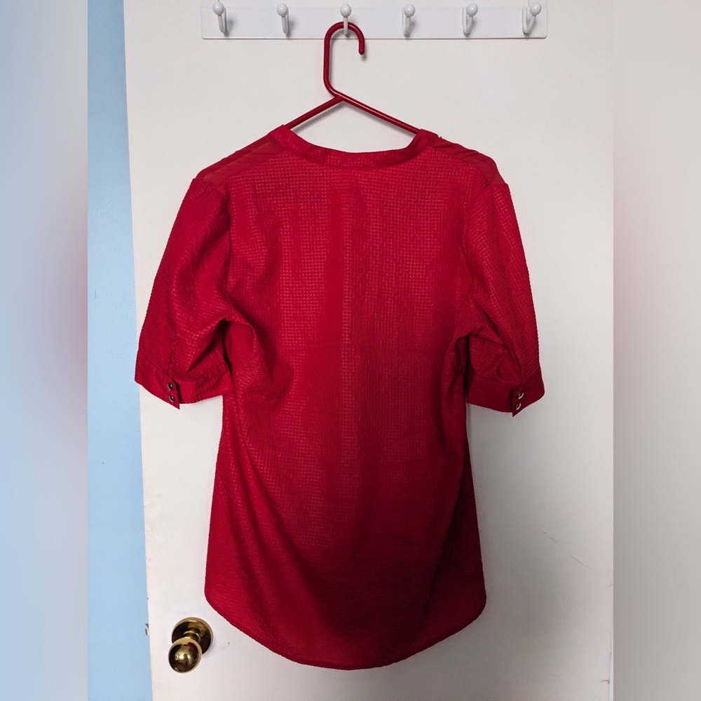 Chic Red Button-Up Blouse - Picture 2 of 4